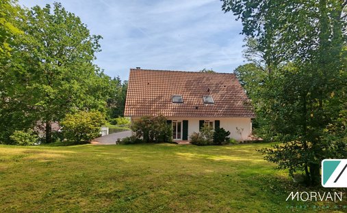 House in Les Essarts-le-Roi, Ile-de-France, France 1