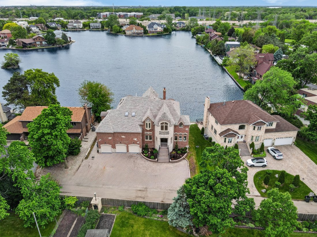 House in Des Plaines, Illinois, United States 3 - 18106358