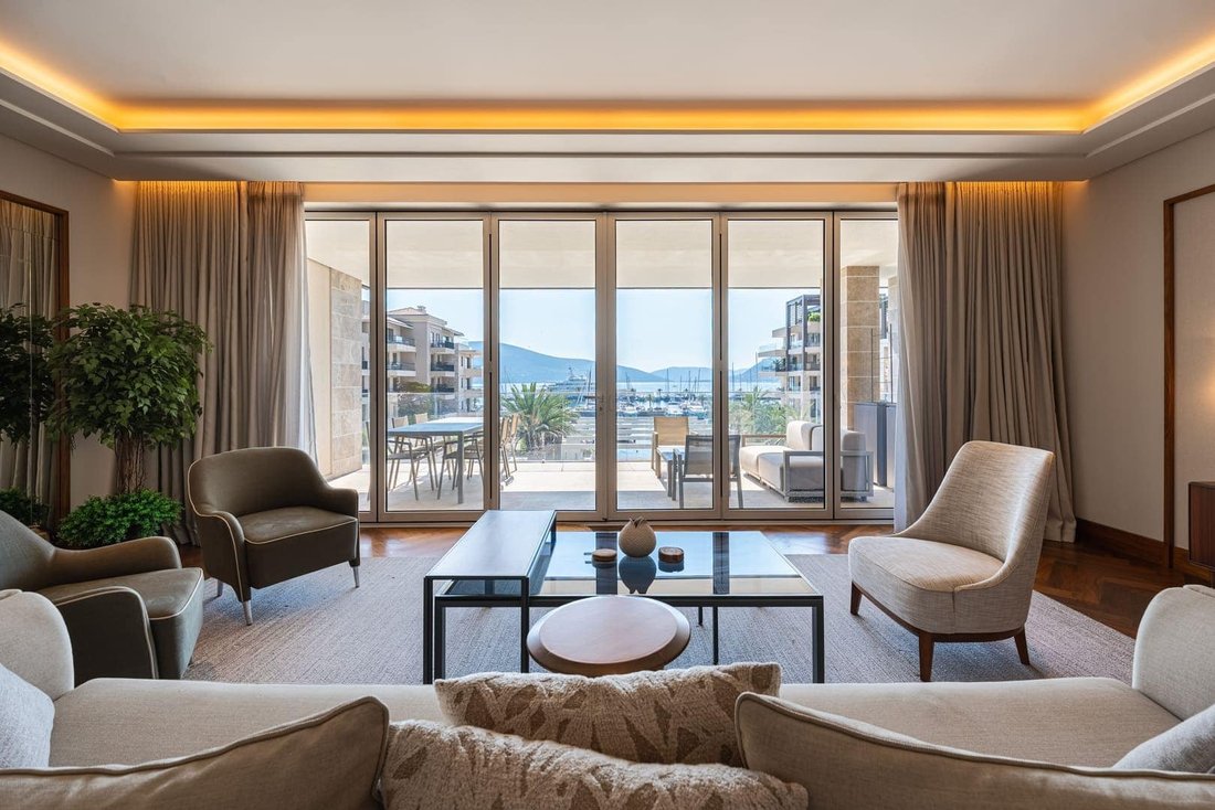 Apartment in Tivat, Tivat Municipality, Montenegro 1 - 16503998