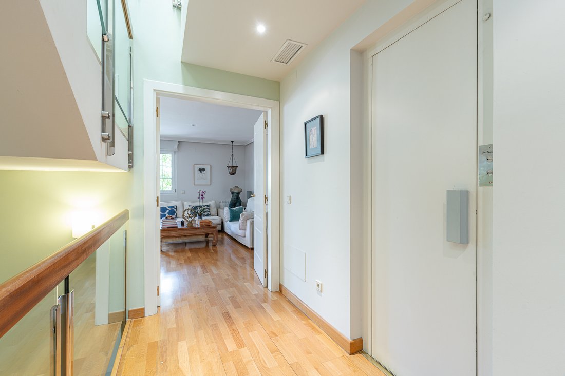 House in Las Rozas de Madrid, Comunidad de Madrid, Spain 5 - 18096461