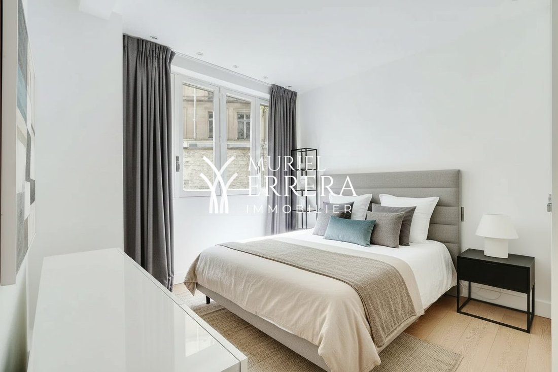 Apartment in Palais Royal, Paris 1er Arrondissement, Paris 5 - 18092432