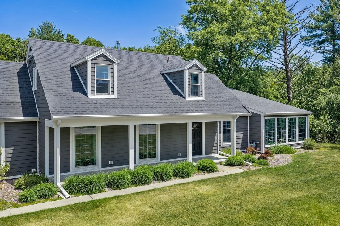 House in Wisconsin Dells, Wisconsin, United States 2 - 18098071