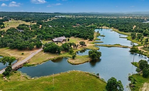 House in Santo, Texas, United States 1