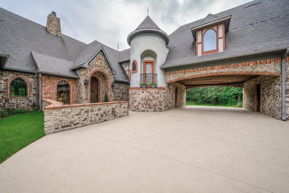 House in Gilmer, Texas, United States 3 - 18102296