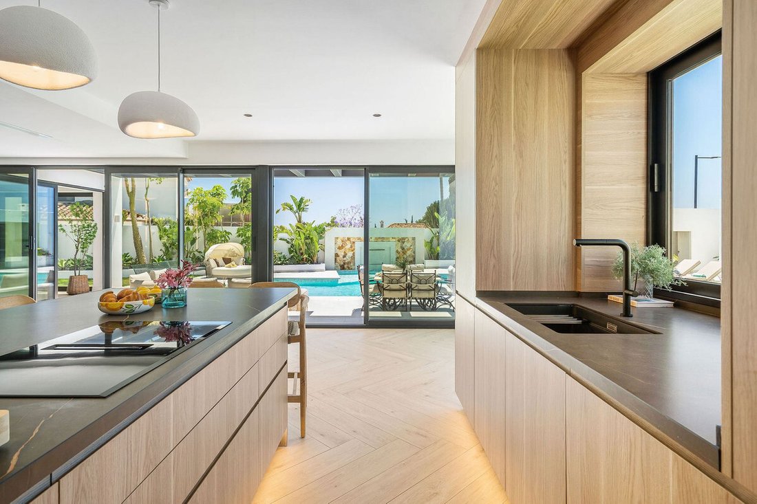 Villa in Marbella, Andalusia, Spain 4 - 18105056