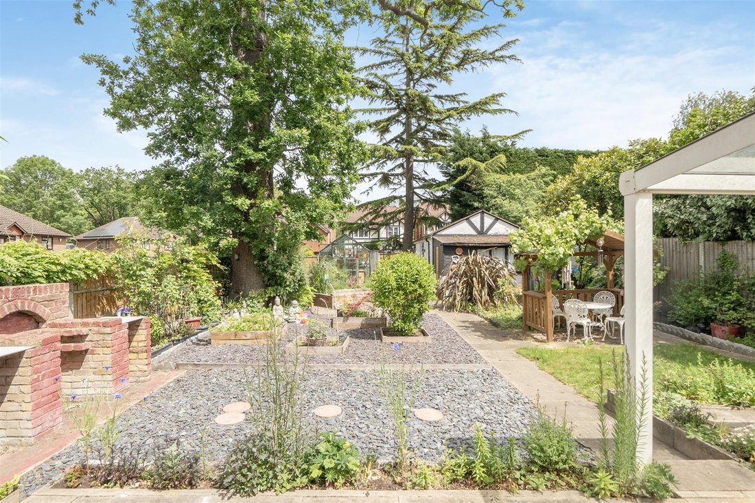 Bungalow en Pinnerwood Park, Hillingdon, Inglaterra 2 - 18091316