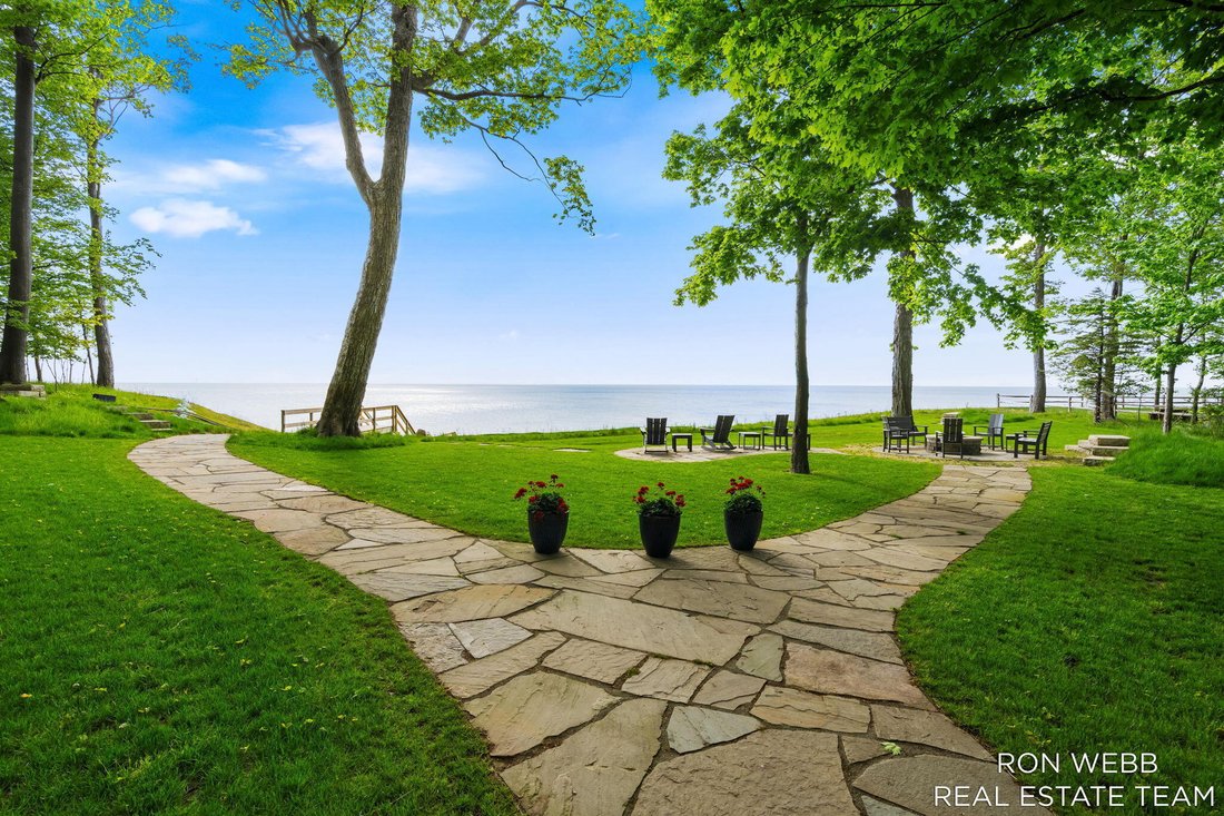 House in Fennville, Michigan, United States 3 - 18108237