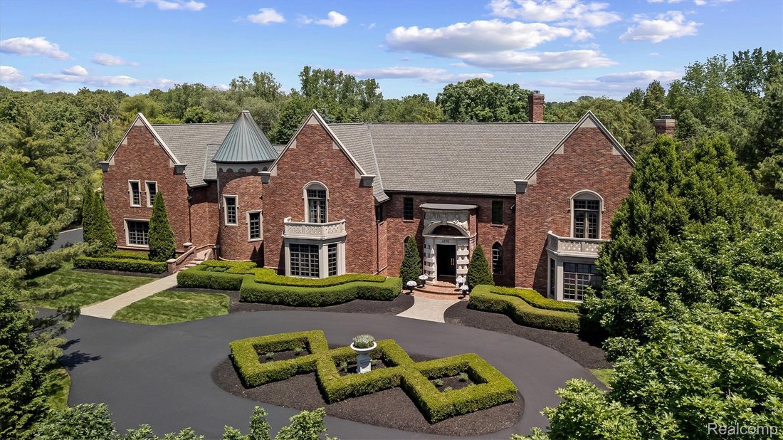 House in Rochester Hills, Michigan, United States 1 - 18099159