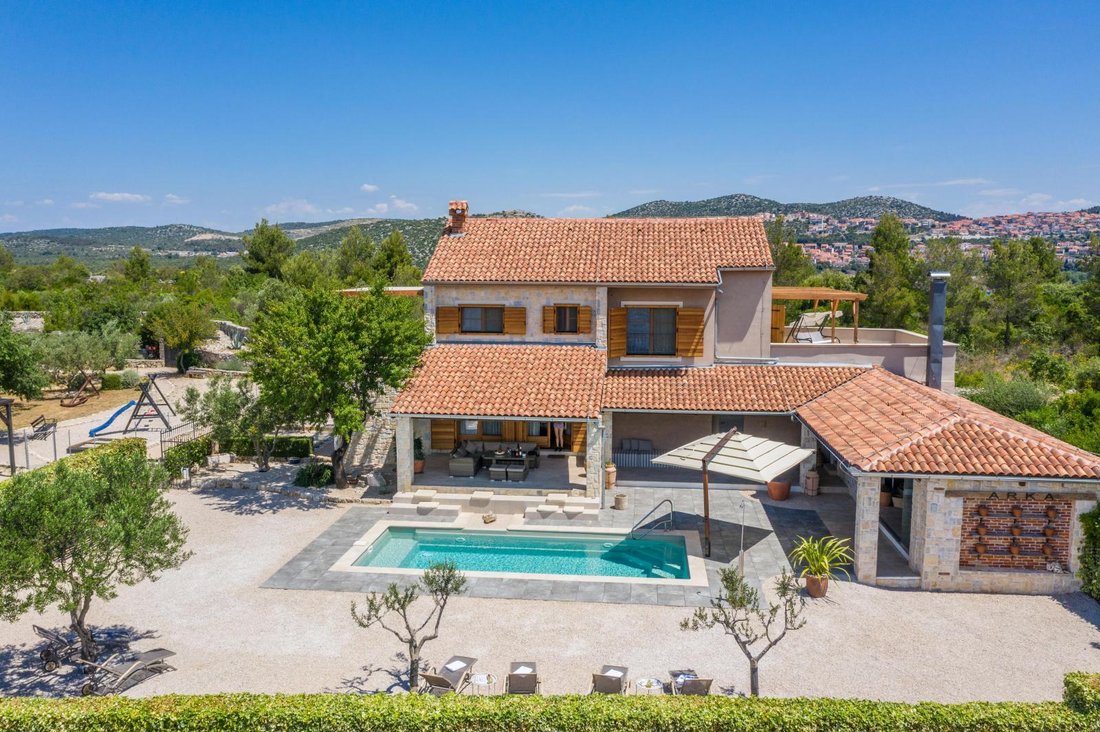 House in Gradska cetvrt Varos, Sibenik, Sibenik-Knin County 2 - 18096475