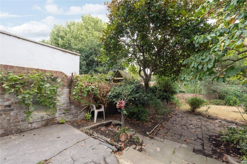 House in Dagenham East, England 3 - 17160491