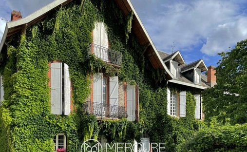 Estate in Sud, Caussade, France 1