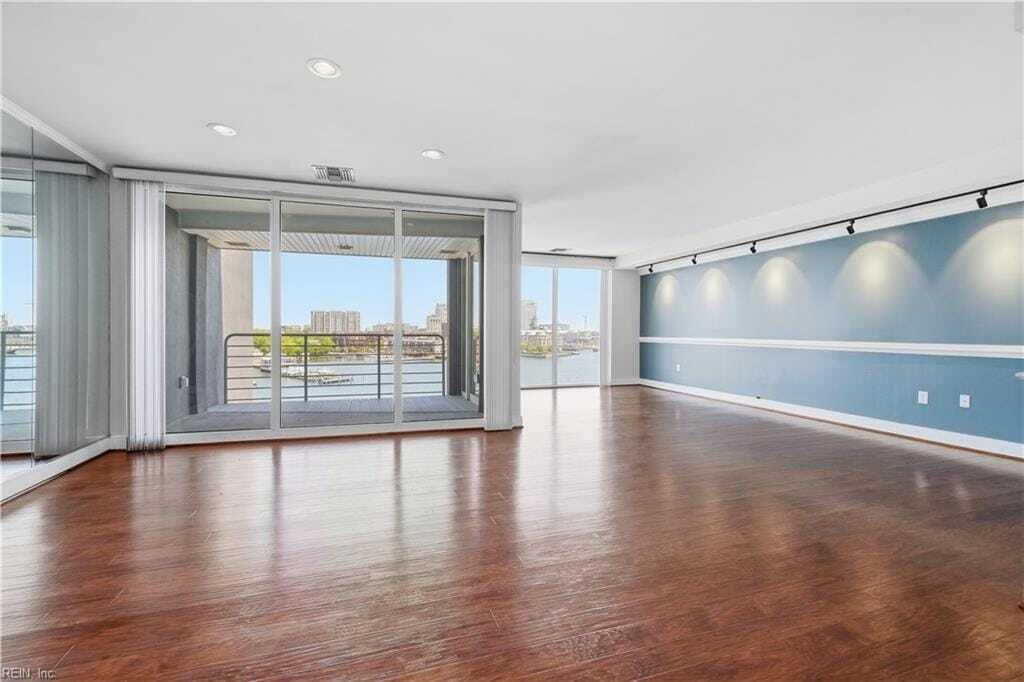 Condo in Norfolk, Virginia, United States 5 - 18091881