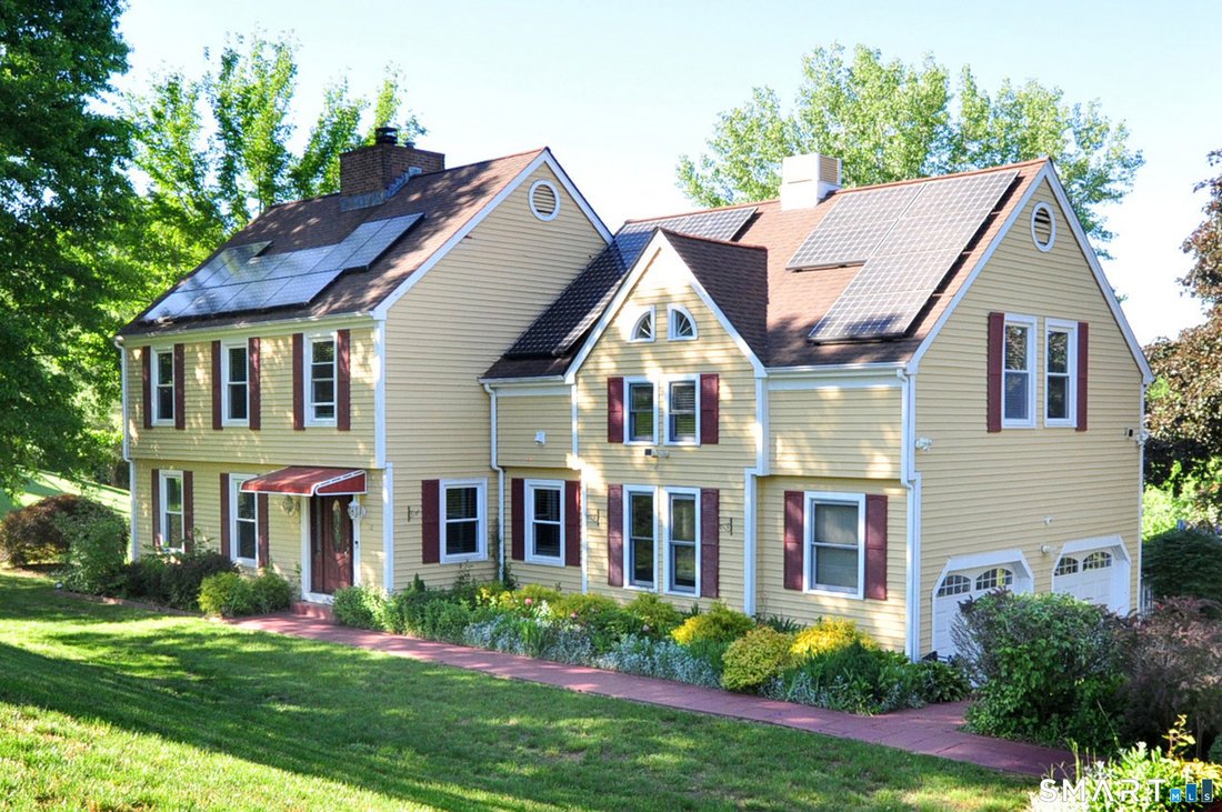 House in Bloomfield, Connecticut, United States 3 - 18098875