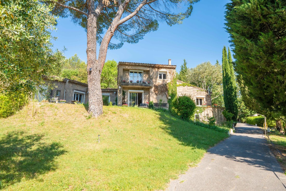 Estate in Le Tholonet, Provence-Alpes-Côte d'Azur, France 3 - 18102846