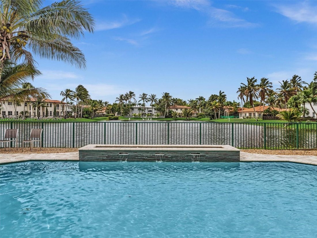 House in Hialeah, Florida, United States 3 - 18085448
