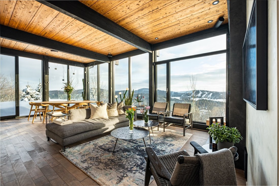 House in Mont-Tremblant, Quebec, Canada 4 - 18096452