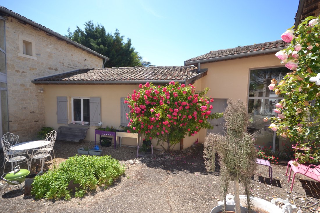 House in Arrondissement of Villefranche-sur-Saône, Auvergne-Rhône-Alpes, France 3 - 18063786