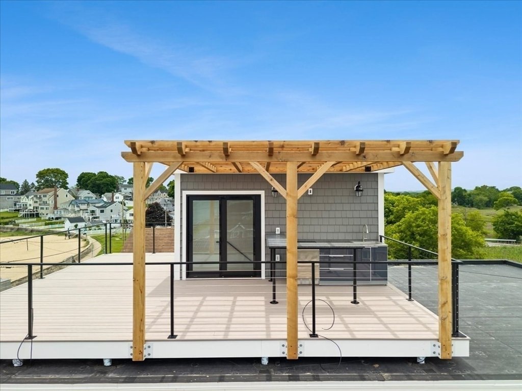 House in Quincy, Massachusetts, United States 4 - 18097899