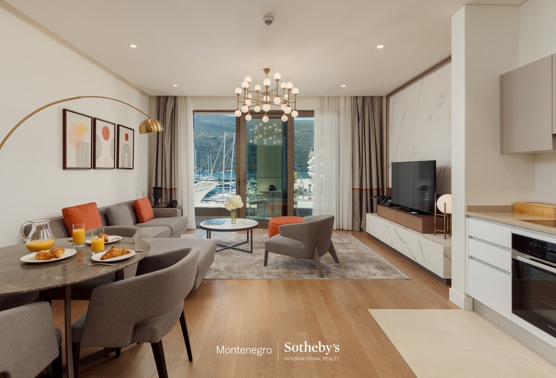 Apartment in Kumbor, Herceg Novi Municipality, Montenegro 1 - 17388736