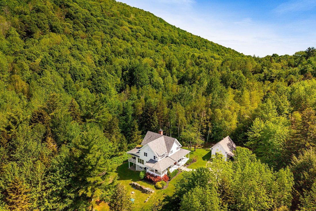 House in Bromont, Quebec, Canada 4 - 16674695