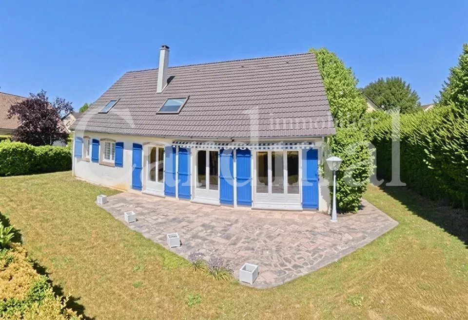 House in Le Village, Noisy-le-Roi, France 1 - 17187509