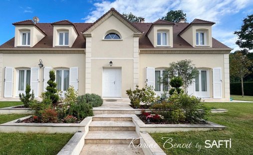 House in Le Coudray-Montceaux, Ile-de-France, France 1