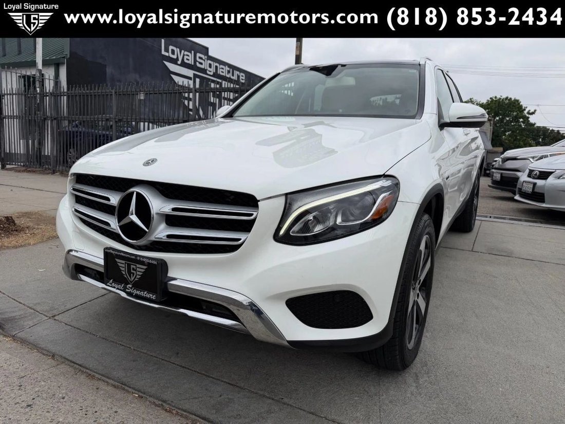 Suv in Van Nuys, CA, United States 3 - 18103858
