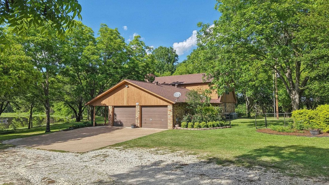 House in Tool, Texas, United States 4 - 18097538