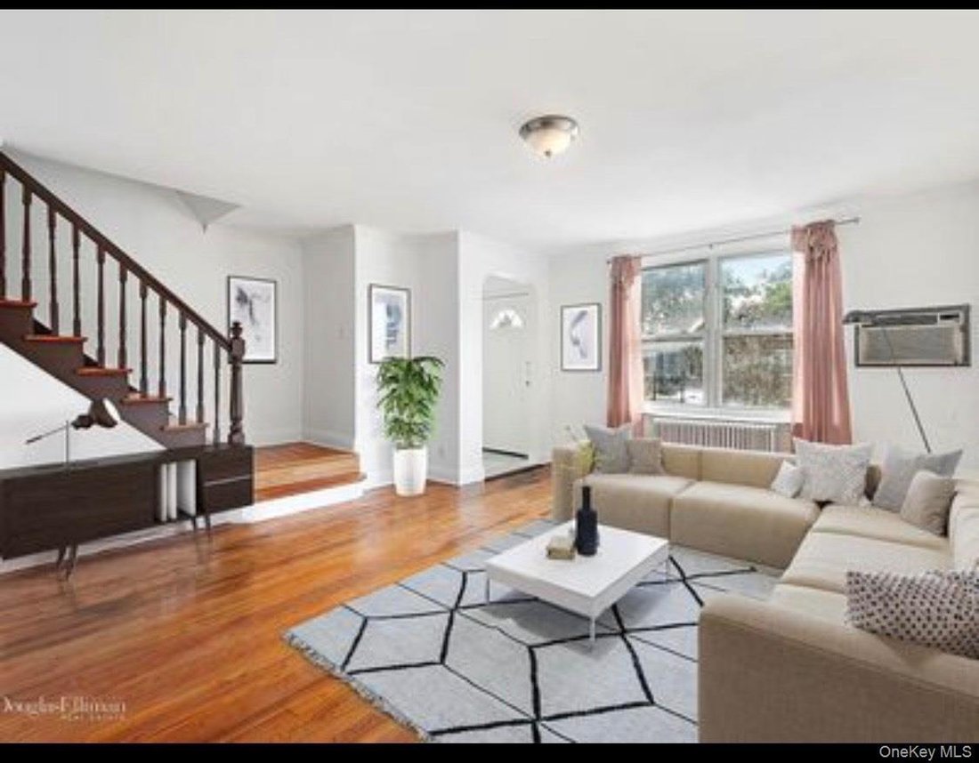 House in New York, New York, United States 2 - 18106359