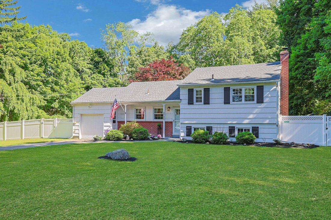 House in Yorktown Heights, New York, United States 1 - 18093196