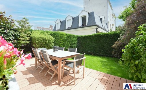House in Hôtel de Ville, Courbevoie, France 1