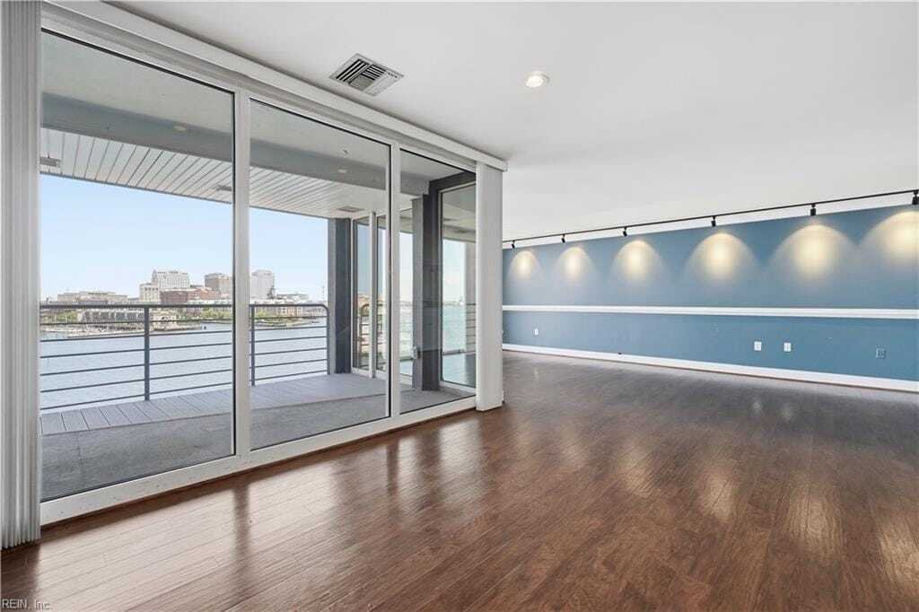 Condo in Norfolk, Virginia, United States 4 - 18091881