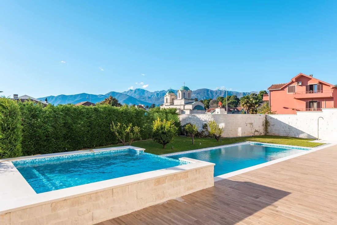 Apartment in Tivat, Tivat Municipality, Montenegro 1 - 16503895
