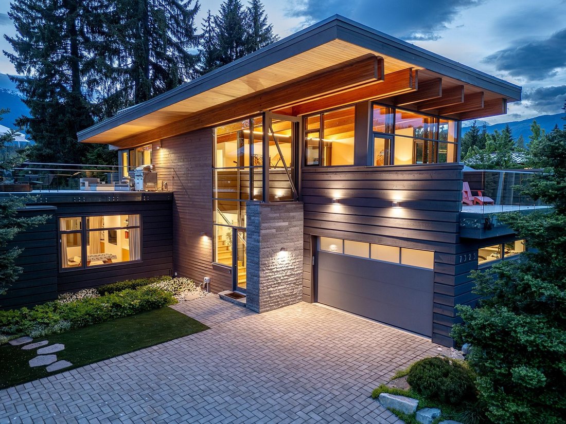 House in Whistler, British Columbia, Canada 1 - 18097484