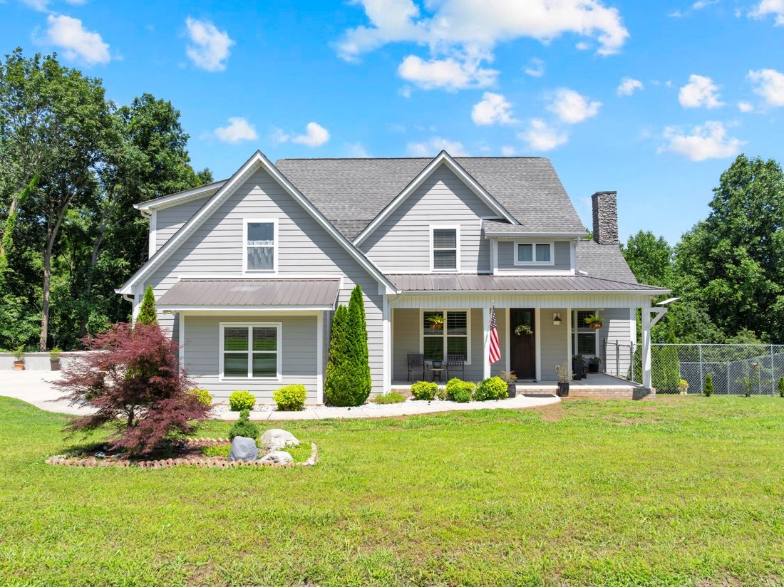 House in Tullahoma, Tennessee, United States 1 - 18090957