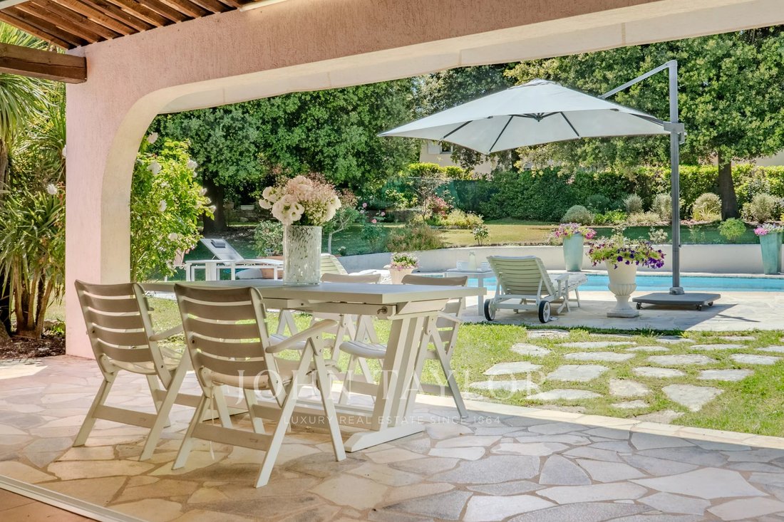 Villa in Le Rouret, Provence-Alpes-Côte d'Azur, France 3 - 18093852