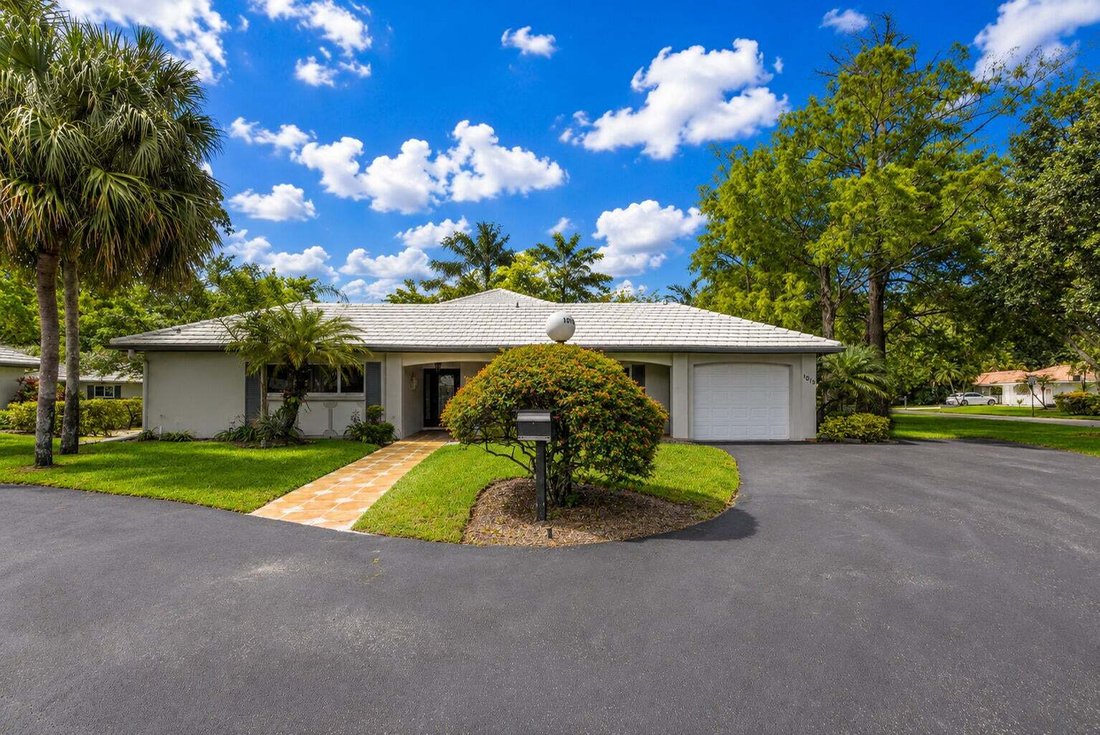 Pompano Beach, Florida, United States 1 - 18094324