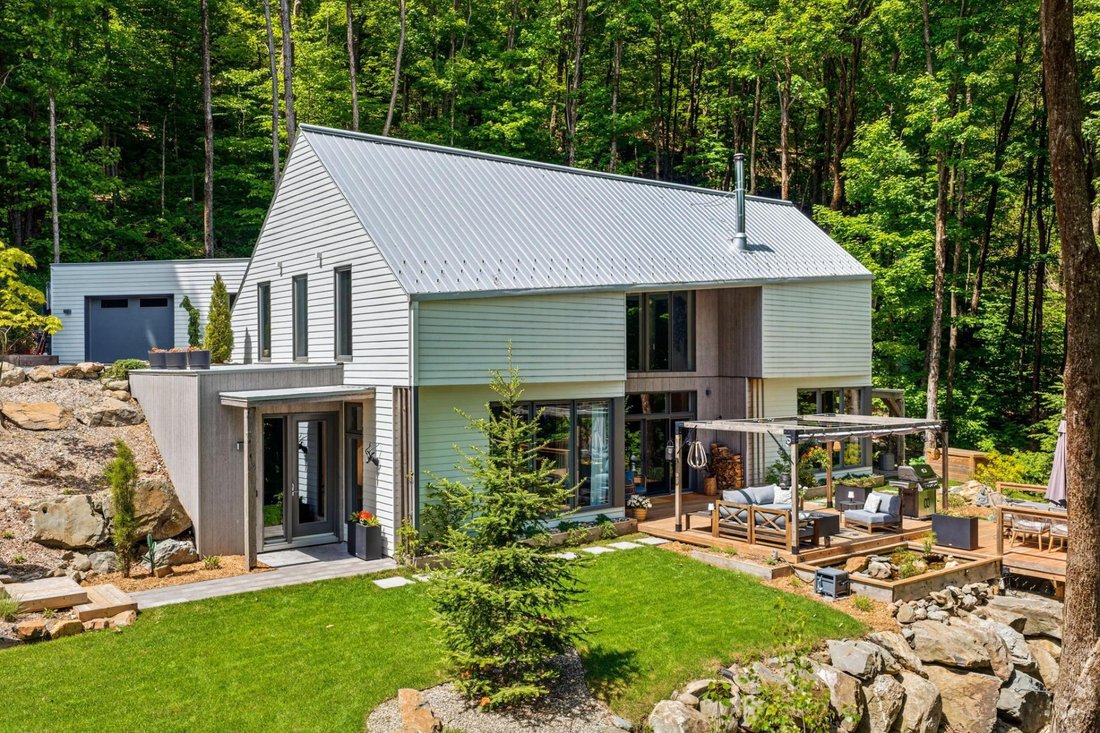 House in Shefford, Quebec, Quebec, Canada 1 - 18096391