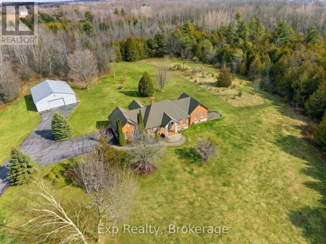 House in Cobourg, Ontario, Canada 1 - 18105330
