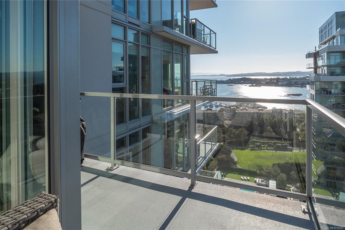 Condo in Victoria, British Columbia, Canada 4 - 18096371
