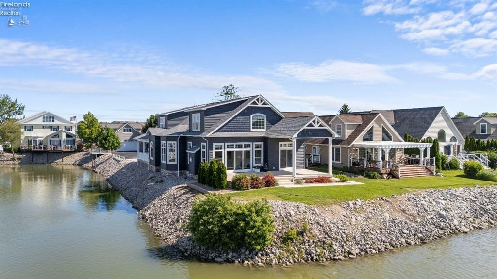 House in Port Clinton, Ohio, United States 1 - 18104332