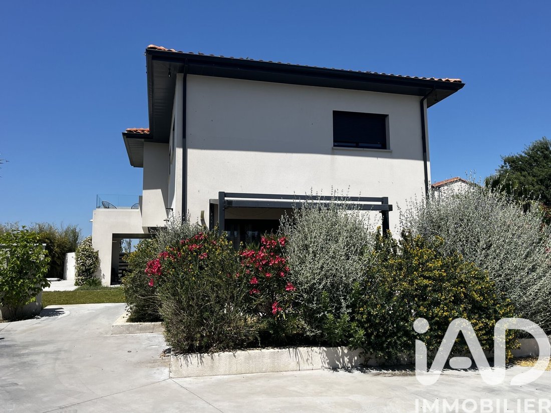 House in Sainte-Marie-la-Mer, Occitania, France 4 - 18097163