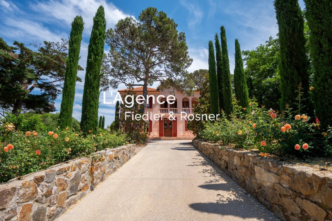 Villa in Zone Ouest Urbaine, Saint-Tropez, France 1 - 18107351