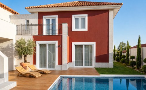 House in Carcavelos e Parede, Lisbon, Portugal 1