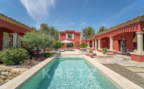 Casa di campagna a Calvisson, Occitania, Francia 1