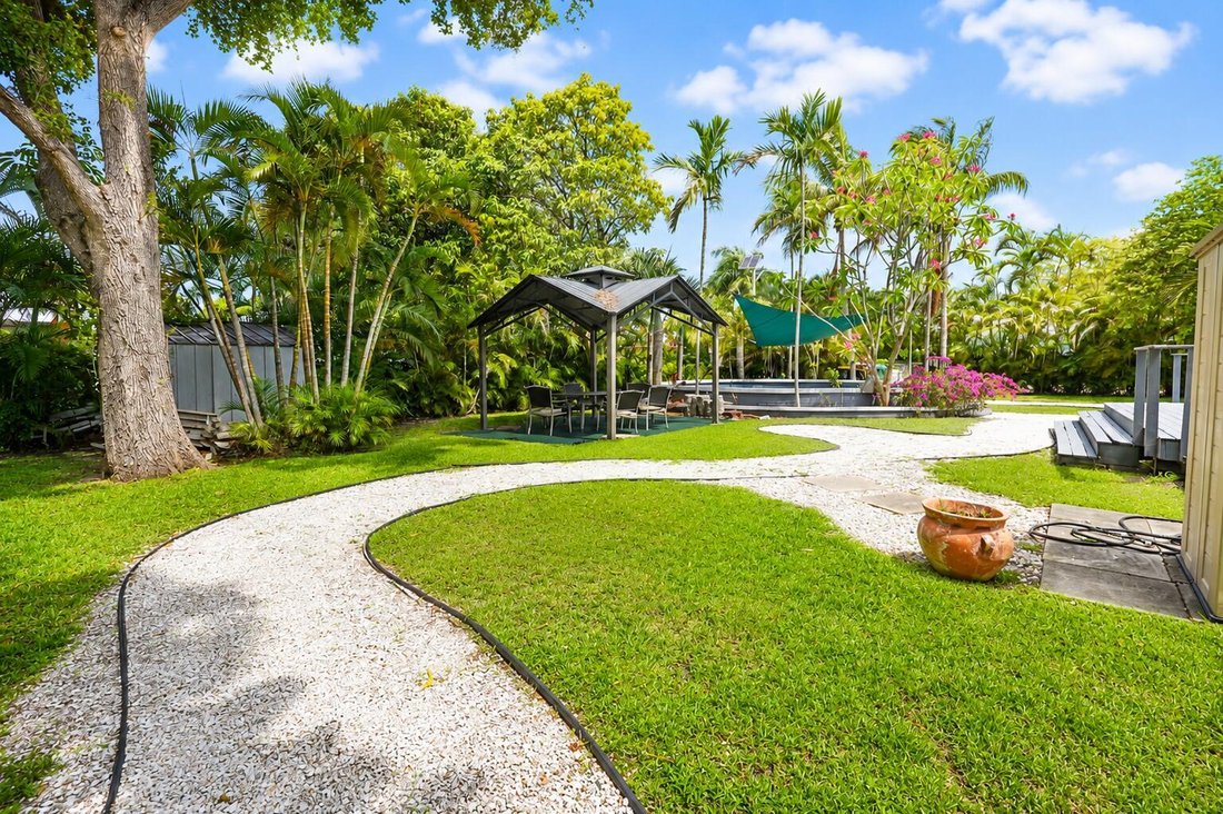 Dania Beach, Florida, United States 5 - 18106299