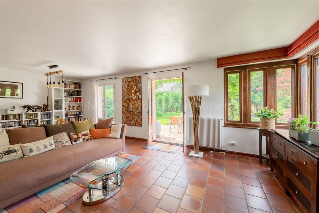 House in Le Mesnil-Saint-Denis, Ile-de-France, France 4 - 18106566