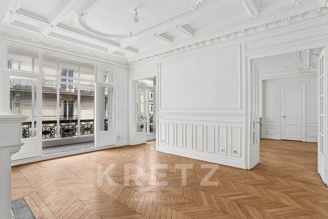 Apartment in Triangle d'Or, Paris 8e Arrondissement, Paris 3 - 16711715
