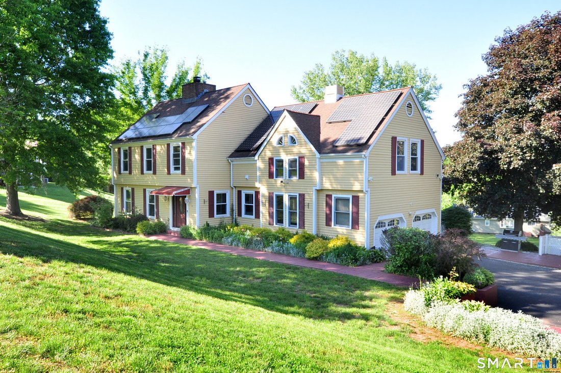 House in Bloomfield, Connecticut, United States 2 - 18098875