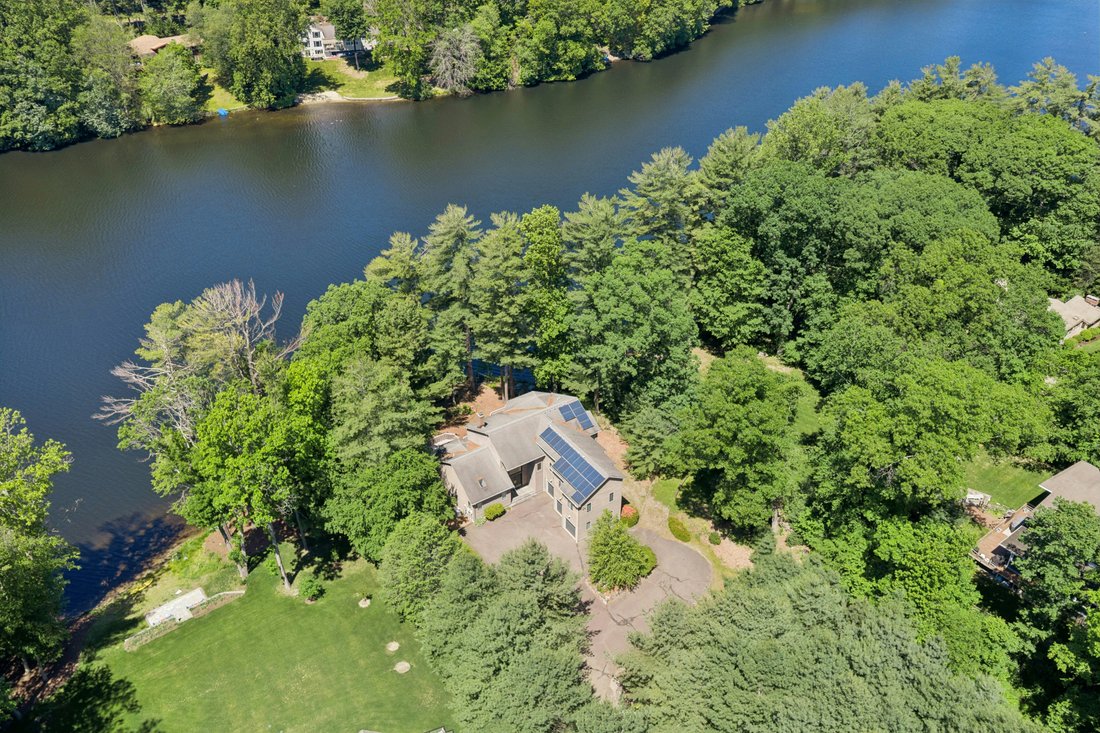 House in Trumbull, Connecticut, United States 2 - 18101751